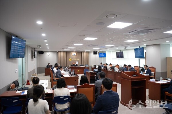 경기도의회 도시환경위원회가 17일 제384회 정례회 도시환경위원회 제3차 회의를 갖고 있다. (사진=경기도의회)
