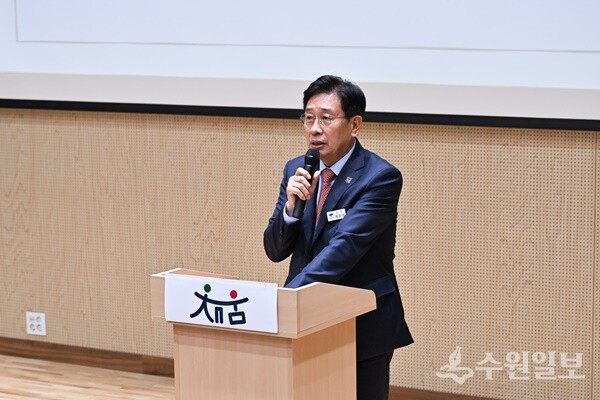 전진선 양평군수가 지난해 4월 23일 양평생활문화센터에서 민선8기 역점정책인 채움사업을 포함한 균형발전사업 발굴 보고회를 갖고 있다. (사진=양평군)