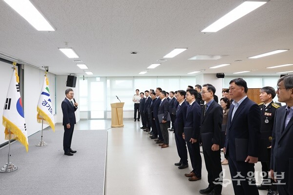 30일 경기도청 율곡홀에서 열린 실국장 및 부단체장 승진 인사 임명장 수여식. (사진=경기도)