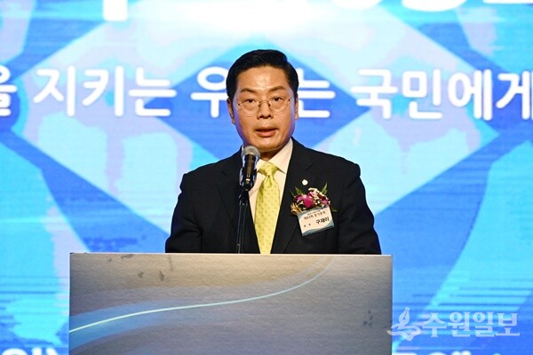 제34대 한국세무사회장 선거에서 연임에 성공한 현 구재이 회장이 당선소감을 하고 있다. (사진=한국세무사회)