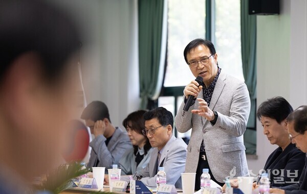 임태희 교육감이 ‘미래첨단농업학교 조성' 추진 현장을 찾아 인사말을 하고 있다.(사진=경기도 교육청)