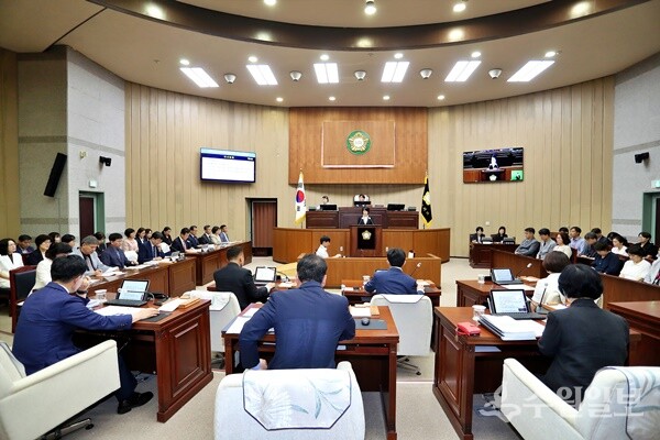 의왕시의회가 22일 제313회 임시회를 갖고 있다. (사진=의왕시의회)