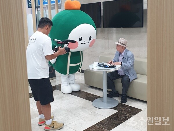 한국건강증진개발원이 하남시미사보건센터에서 유튜브 홍보영상 촬영을 하고 있다. (사진=하남시)