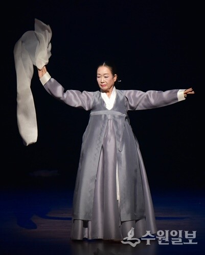김복련_살풀이춤. (사진=수원문화재단)