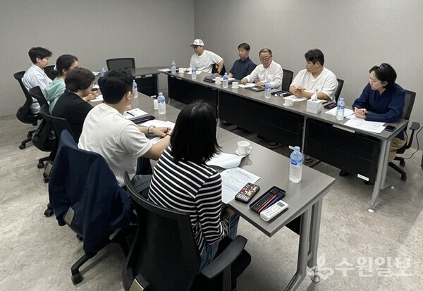 경기도체육회가 도종목단체 등 유관기관과 업무협의를 하고 있다. (사진=경기도체육회)