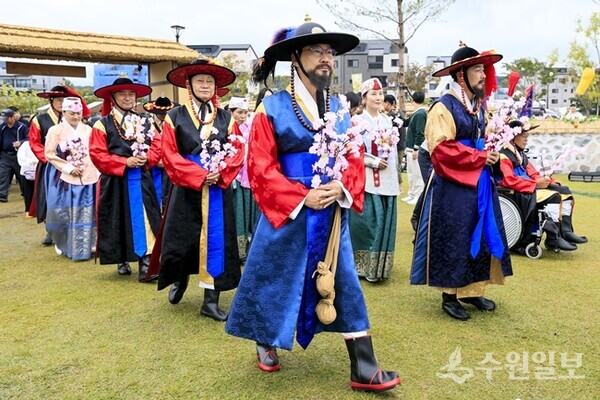 정명근 화성시장 격쟁행사에 참여하고 있다. (사진=화성시)