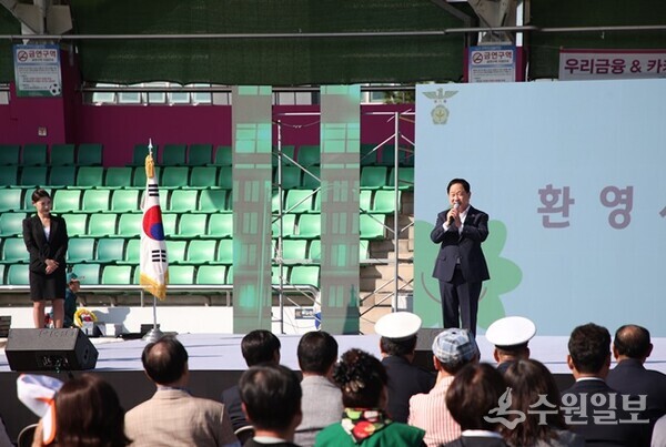주광덕 남양주시장이  ‘2025 경기지역대 한마음 다짐대회’에 참석, 환영사를 하고 있다. (사진=남양주시)