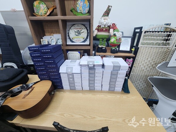 안양시 부흥동 익명의 기부자 등이 저소득층을 위한 ‘행복밥상 나눔행사’를 갖고 있다. (사진=안양시 동안구)