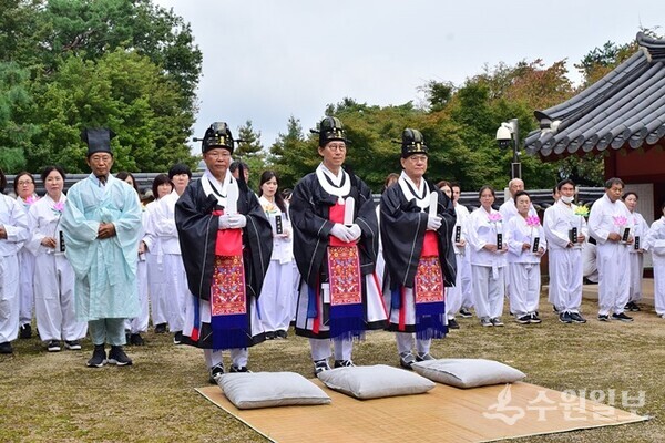 성신사에서 열린 고유제. (사진=이용창 화성연구회 이사)