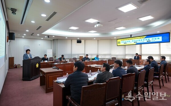 하남시의회가 (사)하남모범운전자지회와 간담회를 갖고 있다. (사진=하남시의회)