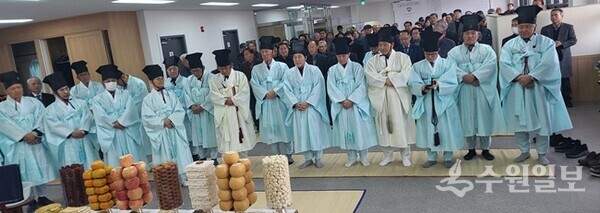 반남박씨 후손들이 신계공 시향제를 봉행하고 있다. (사진=반남박씨 신계공파)