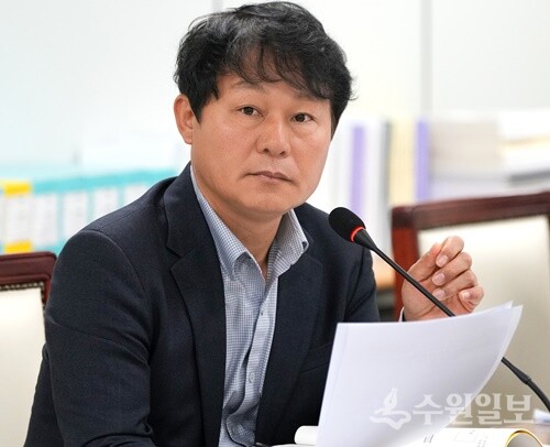 하남시의회 정병용 부의장이 제344회 하남시의회 제2차 정례회 2025년도 행정사무감사에서 질의를 하고 있다. (사진=하남시의회)