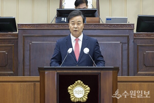 김성제 의왕시장이 내년도 시정 방향을 밝히고 있다. (사진=의왕시)