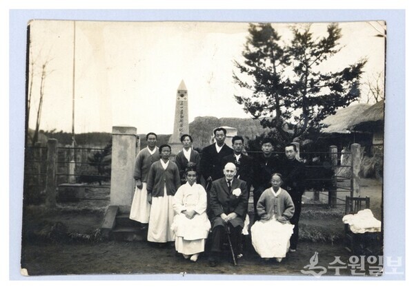 김명기 씨가 기증한 1960년대 3.1절 행사 사진.