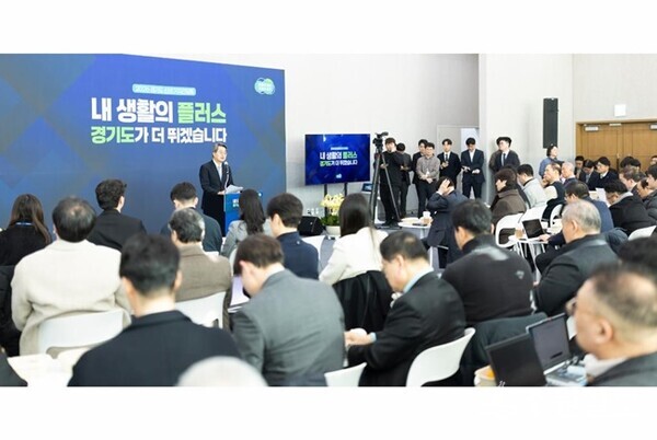 김동연 경기도지사가 2일 오전 경기도청 단원홀에서 신년 기자간담회를 갖고 있다. (사진=경기도)