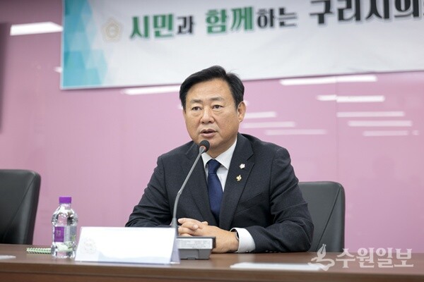 신동화 의장이 간담회를 주재하고 있다. (사진=구리시의회)