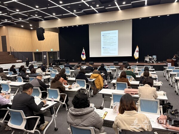 교육지원청 담당부서 관계자들이 협의회를 개최하고 있다.(사진=경기도교육청)