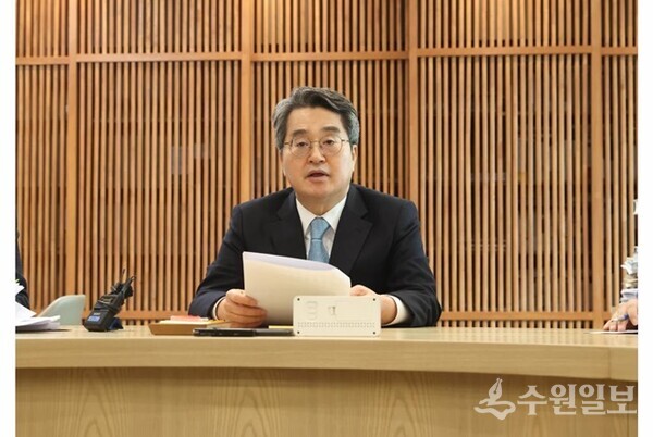 12일 오후 김동연 경기도지사가 특사경담당자 등 도실무진 등이 참석한 부동산 투기 및 담합 특별대책회의에서 발언을 하고 있다. (사진=경기도)