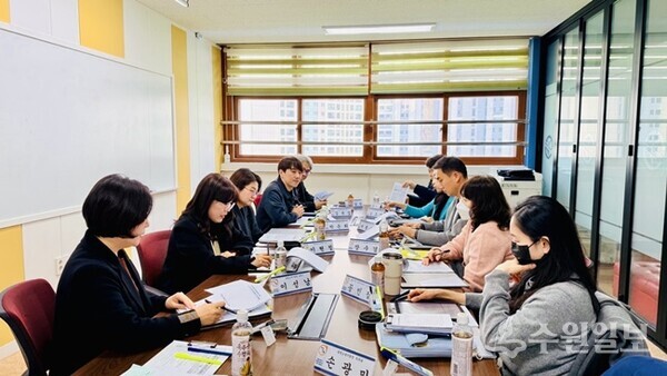 경기항공고등학교가 12일 교내 진리관 3층 회의실에서 '2026 The K(광명)-JOB 추진 협의회(1차)'를 갖고 있다. (사진=경기항공고)