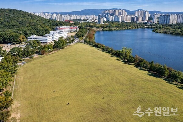 2026년 경기인디뮤직페스티벌 개최지인 서호잔디광장 전경. (사진=수원시)