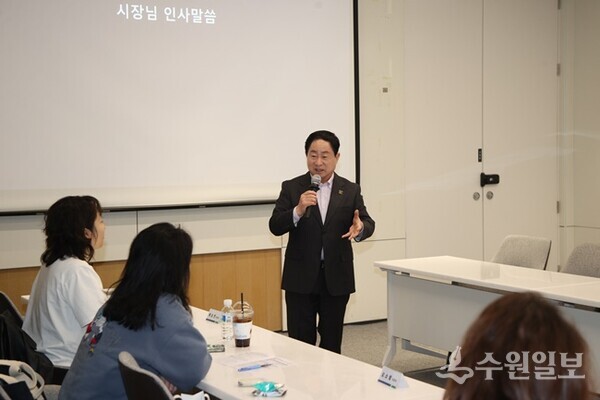 주광덕 남양주시장이 ‘2026년 상반기 시민리포터 워크숍’에서 인사말을 하고 있다. (사진=남양주시)