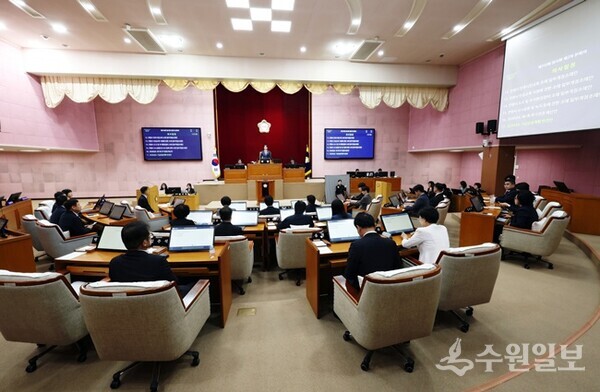 안양시의회는 24일 제310회 임시회 제2차 본회의를 열고 12일간의 의사일정을 마무리했다. (사진=안양시의회)