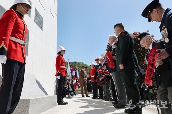 영연방 한국전쟁 참전 75주년 기념행사가 가평군 가평읍 영연방 참전비에서 성대하게 거행됐다. (사진=가평군)