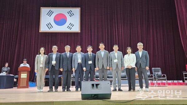 최현덕 남양주시장 당선인(오른쪽 네번째)이 오직 시민의 삶을 개선하고 시정 성과를 높이는 데 초점을 맞춰 인수위원회를 구성하겠다고 밝히고 있다. (사진=최현덕 남양주시장 당선인)