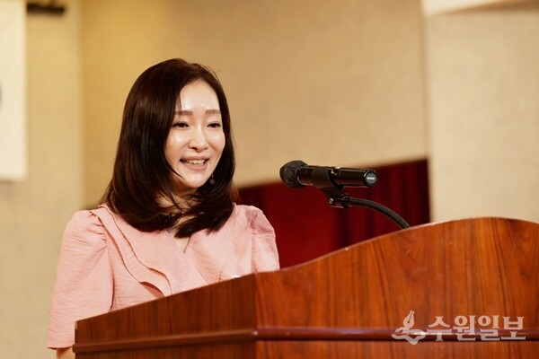 경기문화재단 창립 29주년 기념식에서 유정주 대표이사가 기념사를 하고 있다. (사진=경기문화재단)