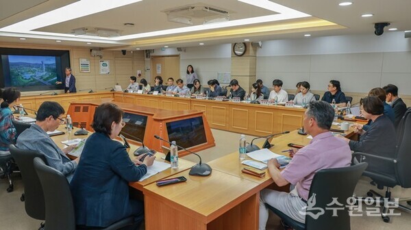 과천시가 15일 시청 제1회의실에서 공공하수처리시설 현대화 사업 실시설계 착수보고회를 갖고 있다. (사진=과천시)