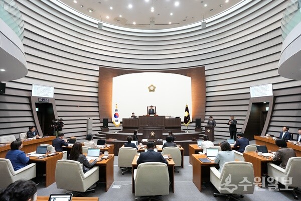광주시의회가28일 '제325회 임시회'를 개회하고 있다. (사진=광주시의회)