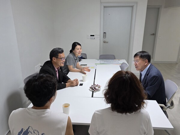모범대상자 가정을 위한 지원 물품 전달식 및 가족 교육을 개최했다 (한국법무보호복지공단 경기동부지부 제공)