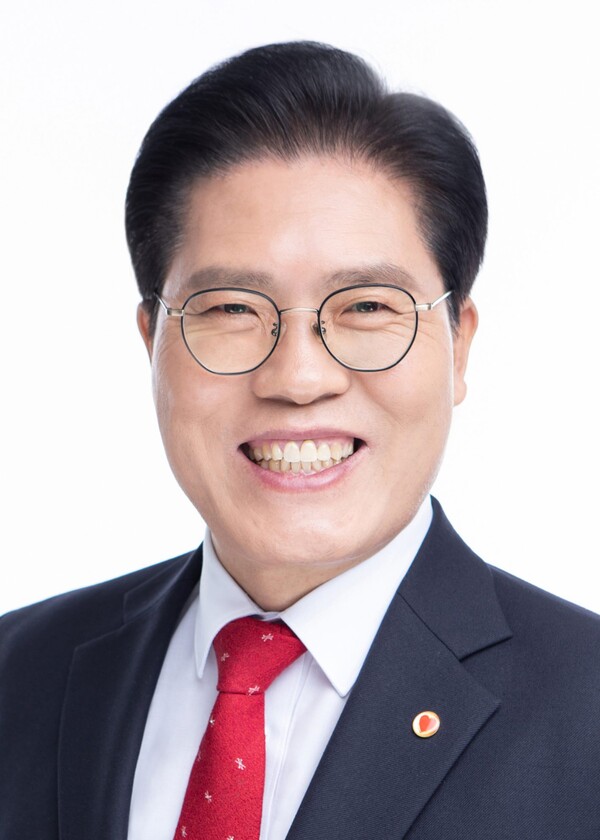                                        송석준 국회의원(국회 외교통일위원회 위원장.국민의힘 이천시) (송석준 의원실 제공)