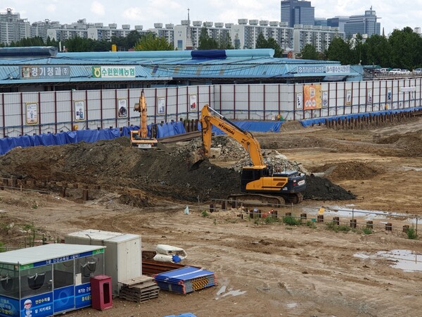 수원 농수산물도매시장 시설현대화 사업 터파기 공사