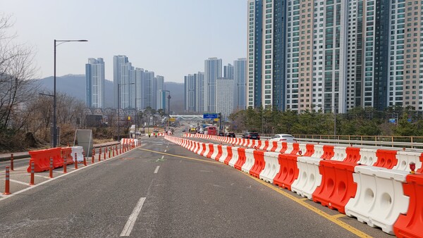 광명시가 충훈대교 접속도로 보강토옹벽 재가설 공사에 착수했다 (광명시 제공)