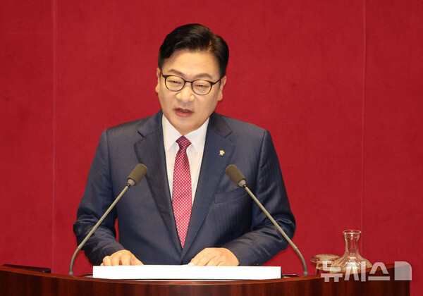 정점식 국민의힘 원내대표가 8일 서울 여의도 국회에서 열린 제439회 국회(정기회) 제4차 본회의에서 국정에 관한 교섭단체 대표연설을 하고 있다. (뉴시스 제공)