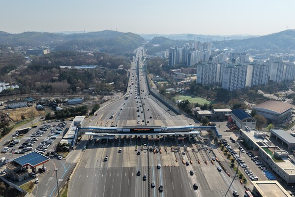 Tolls on the Ilsan Bridge, Third Gyeonggin Expressway, and Seo-Suwon–Uiwang Expressway managed by Gyeonggi Province have been frozen (provided by Gyeonggi Province)