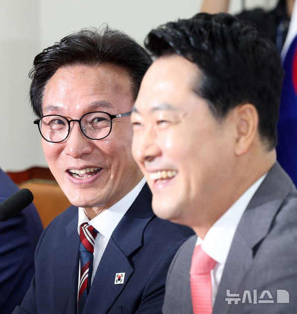 김민석 더불어민주당 대표와 장동혁 국민의힘 대표 (뉴시스)