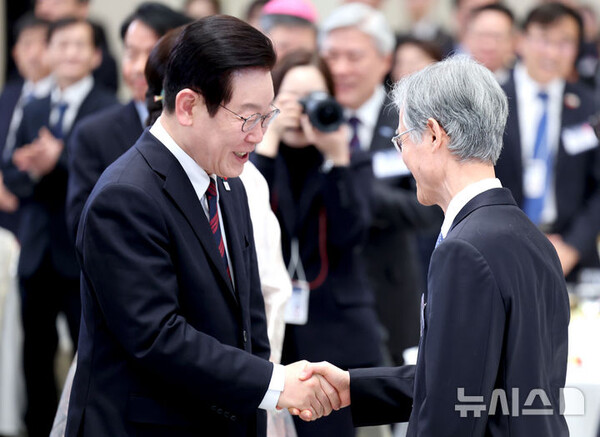 이재명 대통령과 조희대 대법원장 (뉴시스)